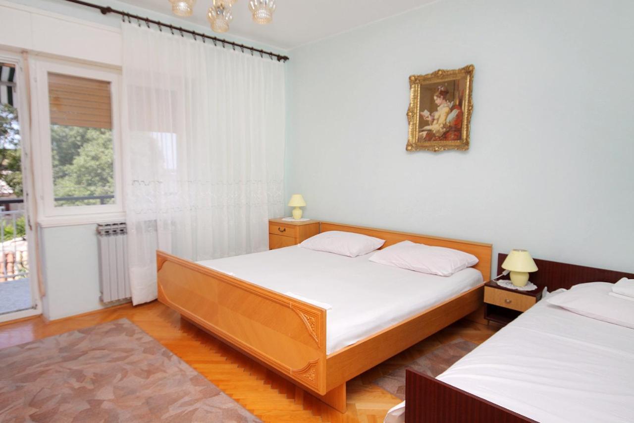 Apartments With A Parking Space Senj - 5572 Exterior photo